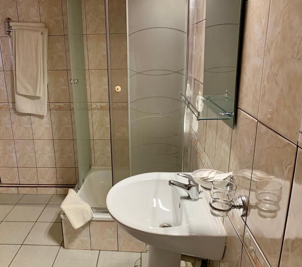 Satori Hotel Migovo Luaran gambar